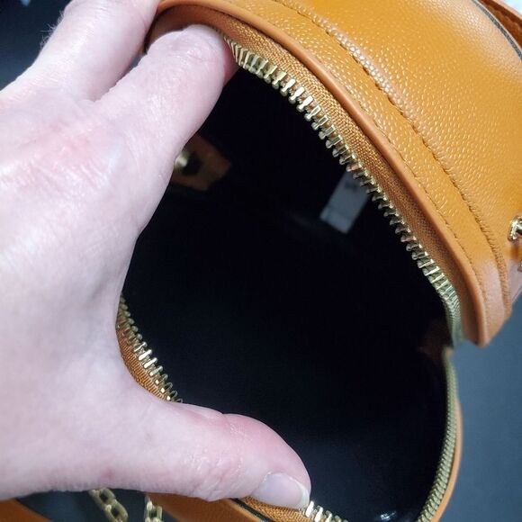 **Sale** Basketball themed crossbody bag - Picture 6 of 8